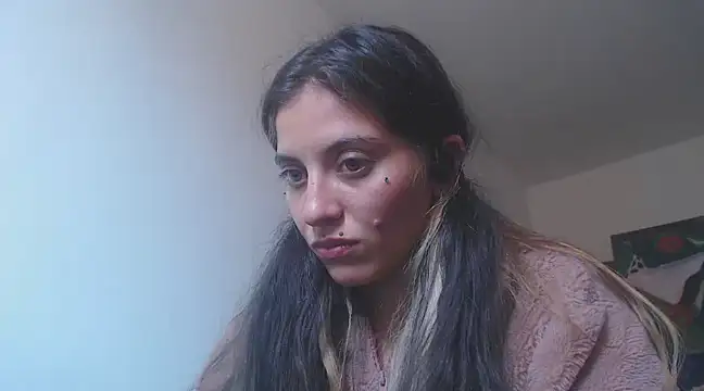 Snapshot of mariecam420 chatting on 12/22/24, 07:52 mariecam420 online show from 12/22/24, 07:52