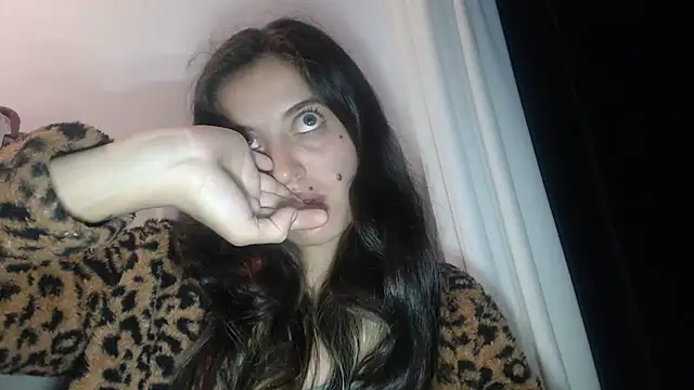Snapshot of mariecam420 chatting on 12/28/24, 12:04 mariecam420 online show from 12/28/24, 12:04
