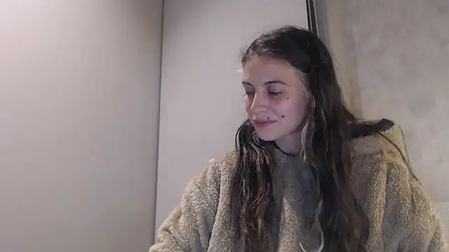 Snapshot of mariecam420 chatting on 01/07/25, 11:56 mariecam420 online show from 01/07/25, 11:56