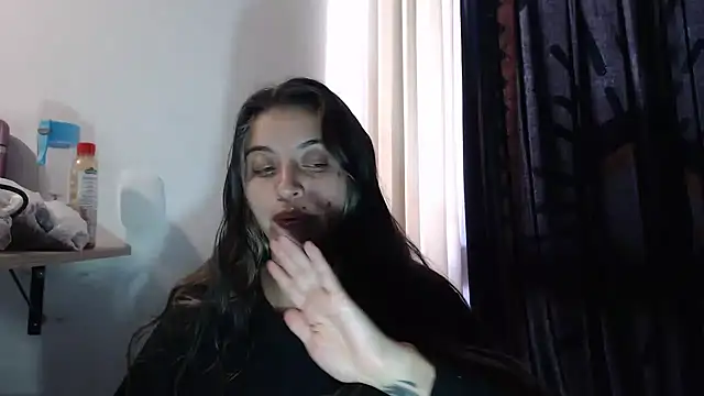 Snapshot of mariecam420 chatting on 01/13/25, 10:24 mariecam420 online show from 01/13/25, 10:24