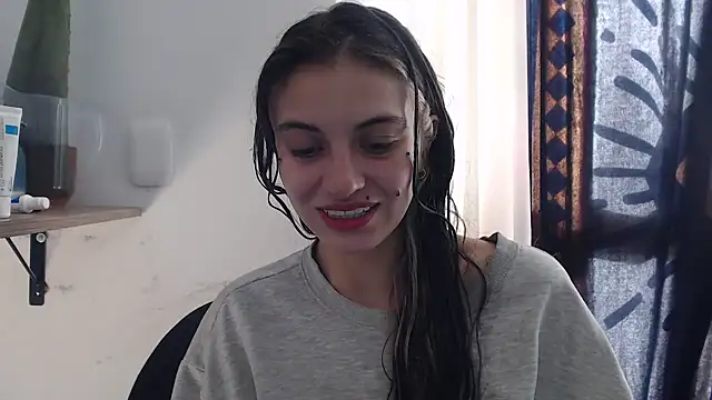 Snapshot of mariecam420 chatting on 01/15/25, 02:02 mariecam420 online show from 01/15/25, 02:02