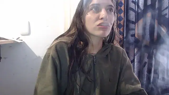 Snapshot of mariecam420 chatting on 01/20/25, 10:04 mariecam420 online show from 01/20/25, 10:04