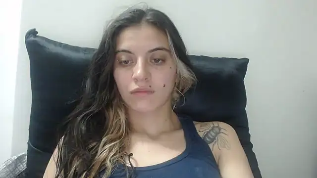 Snapshot of mariecam420 chatting on 01/26/25, 12:26 mariecam420 online show from 01/26/25, 12:26