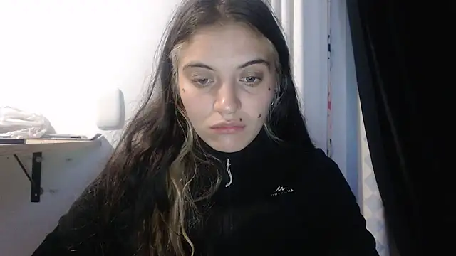 Snapshot of mariecam420 chatting on 01/29/25, 02:30 mariecam420 online show from 01/29/25, 02:30