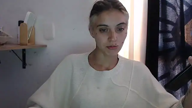 Snapshot of mariecam420 chatting on 02/10/25, 09:47 mariecam420 online show from 02/10/25, 09:47