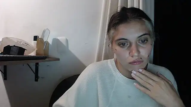 Snapshot of mariecam420 chatting on 02/11/25, 12:49 mariecam420 online show from 02/11/25, 12:49