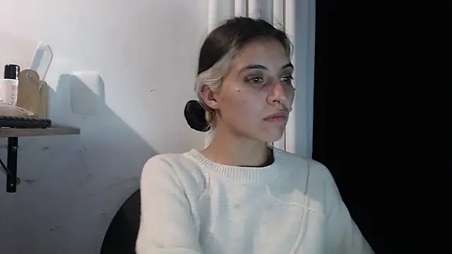 Snapshot of mariecam420 chatting on 02/11/25, 03:50 mariecam420 online show from 02/11/25, 03:50