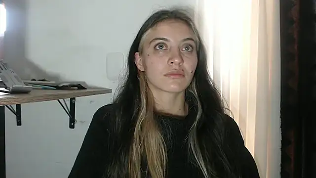 Snapshot of mariecam420 chatting on 02/15/25, 09:48 mariecam420 online show from 02/15/25, 09:48