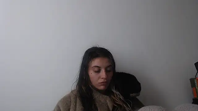 Snapshot of mariecam420 chatting on 02/19/25, 05:16 mariecam420 online show from 02/19/25, 05:16