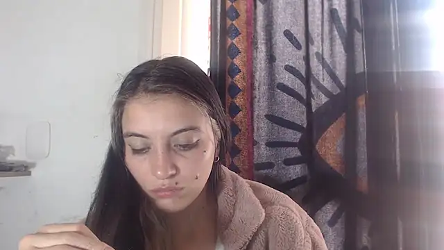 Snapshot of mariecam420 chatting on 02/26/25, 06:00 mariecam420 online show from 02/26/25, 06:00