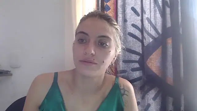 Snapshot of mariecam420 chatting on 02/27/25, 09:58 mariecam420 online show from 02/27/25, 09:58