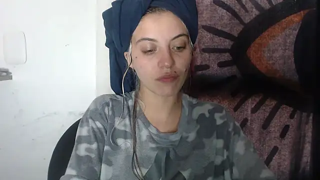 Snapshot of mariecam420 chatting on 02/28/25, 10:28 mariecam420 online show from 02/28/25, 10:28