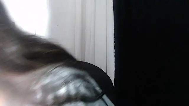 Snapshot of mariecam420 chatting on 03/01/25, 01:32 mariecam420 online show from 03/01/25, 01:32