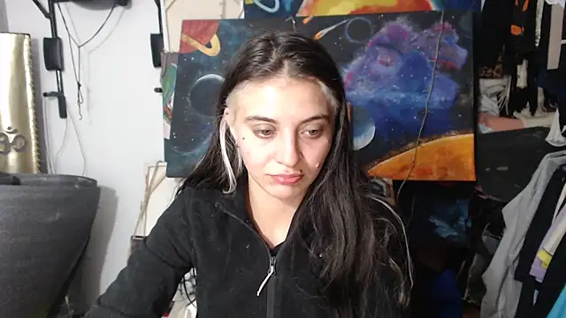 Snapshot of mariecam420 chatting on 03/15/25, 02:46 mariecam420 online show from 03/15/25, 02:46