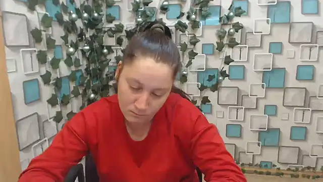 JosieJun  online show from 02/03/25, 07:42