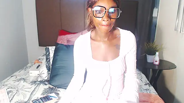 Snapshot of HoneyDropsX chatting on 02/19/25, 06:44 HoneyDropsX online show from 02/19/25, 06:44
