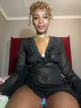 Snapshot of HoneyDropsX chatting on 10/17/25, 12:36 HoneyDropsX online show from 10/17/25, 12:36