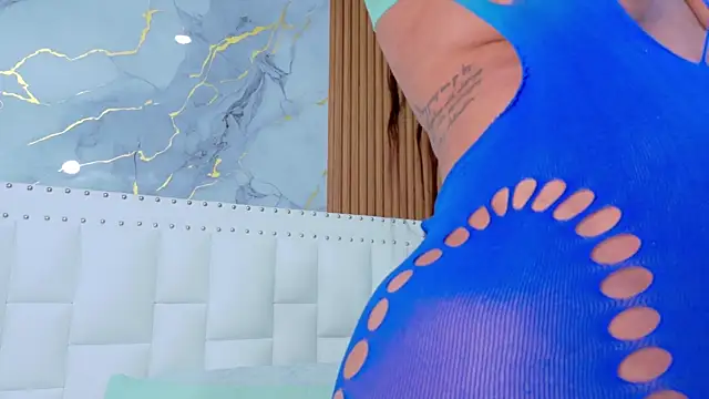 Snapshot of IrresistibleMilf chatting on 10/01/25, 03:29 IrresistibleMilf online show from 10/01/25, 03:29