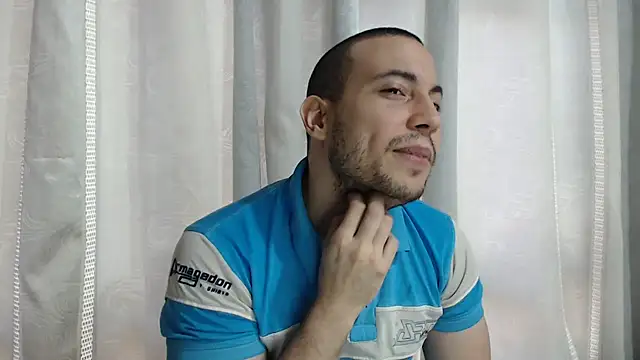 Armando 2002 online show from 11/25/25, 04:18