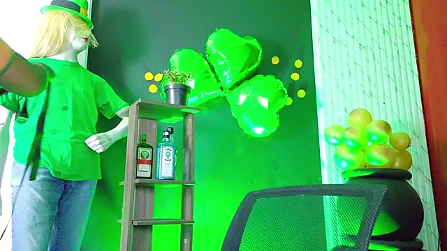 Snapshot of MistressSlut1 chatting on 03/17/25, 11:10 MistressSlut1 online show from 03/17/25, 11:10