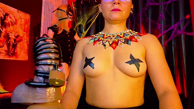 Snapshot of MistressSlut1 chatting on 10/21/25, 11:22 MistressSlut1 online show from 10/21/25, 11:22