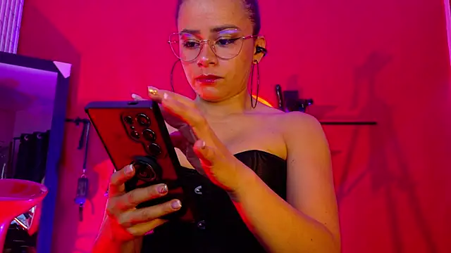 Snapshot of MistressSlut1 chatting on 11/12/25, 11:10 MistressSlut1 online show from 11/12/25, 11:10