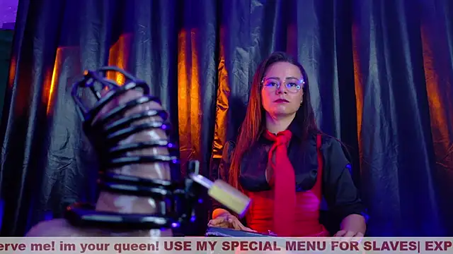 Snapshot of MistressSlut1 chatting on 11/24/25, 11:21 MistressSlut1 online show from 11/24/25, 11:21