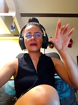 Snapshot of MistressSlut1 chatting on 12/03/25, 11:47 MistressSlut1 online show from 12/03/25, 11:47