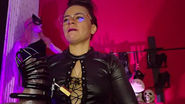 Snapshot of MistressSlut1 chatting on 02/20/26, 11:11 MistressSlut1 online show from 02/20/26, 11:11