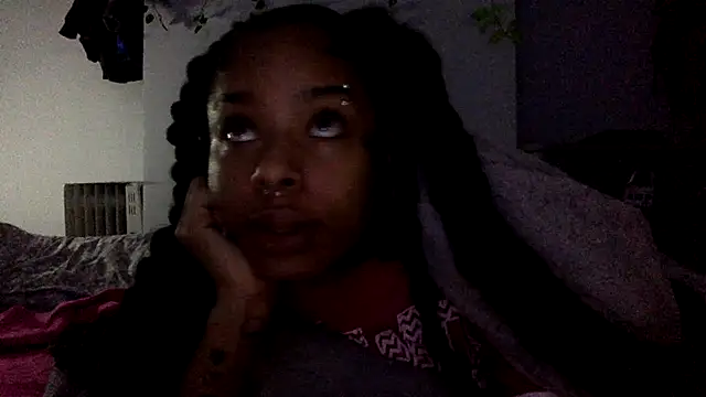 Snapshot of CutieFrmthehood chatting on 02/08/26, 04:05 CutieFrmthehood online show from 02/08/26, 04:05