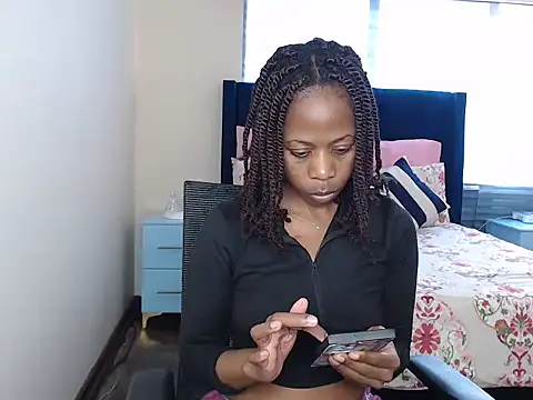 Snapshot of QUEENMANDYY chatting on 05/26/26, 06:31 QUEENMANDYY online show from 05/26/26, 06:31