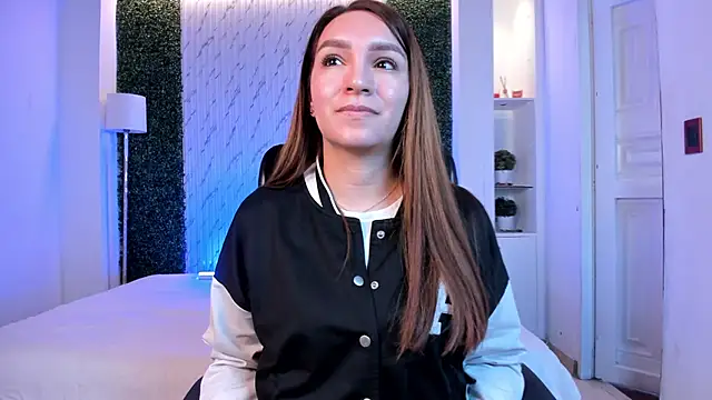 miataylorr1 online show from 12/19/25, 11:39