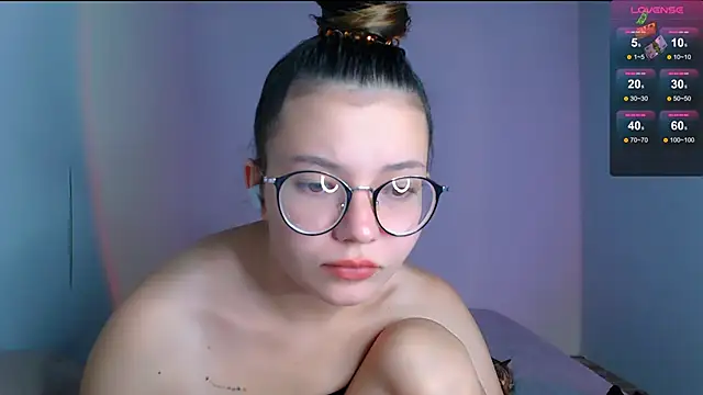 Snapshot of bbycolada chatting on 09/16/25, 11:22 bbycolada online show from 09/16/25, 11:22