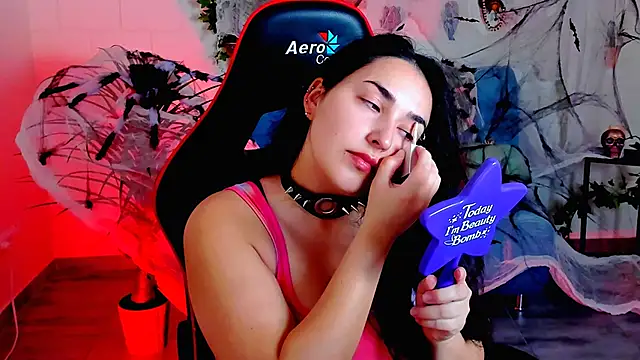 Snapshot of CeceliaJohnson chatting on 10/29/25, 08:05 CeceliaJohnson online show from 10/29/25, 08:05