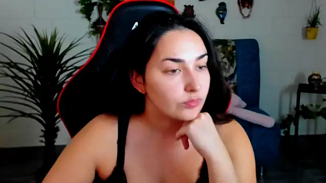 Snapshot of CeceliaJohnson chatting on 11/13/25, 08:02 CeceliaJohnson online show from 11/13/25, 08:02