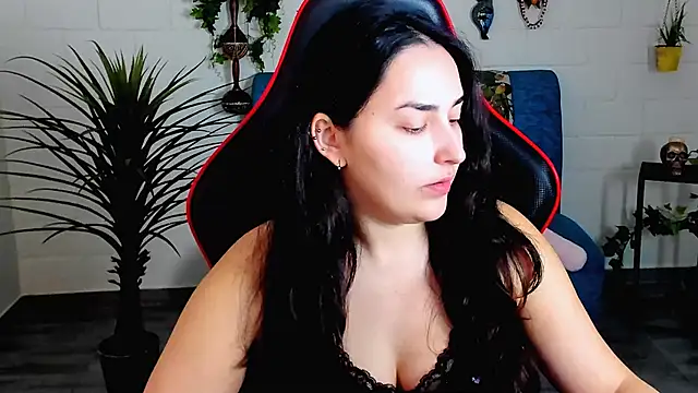 Snapshot of CeceliaJohnson chatting on 11/14/25, 08:02 CeceliaJohnson online show from 11/14/25, 08:02