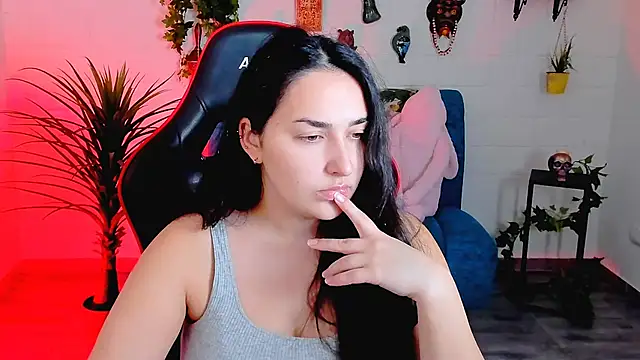 Snapshot of CeceliaJohnson chatting on 11/21/25, 08:02 CeceliaJohnson online show from 11/21/25, 08:02