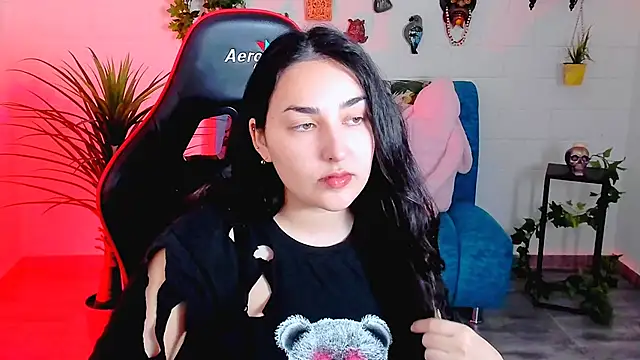 Snapshot of CeceliaJohnson chatting on 11/24/25, 08:14 CeceliaJohnson online show from 11/24/25, 08:14