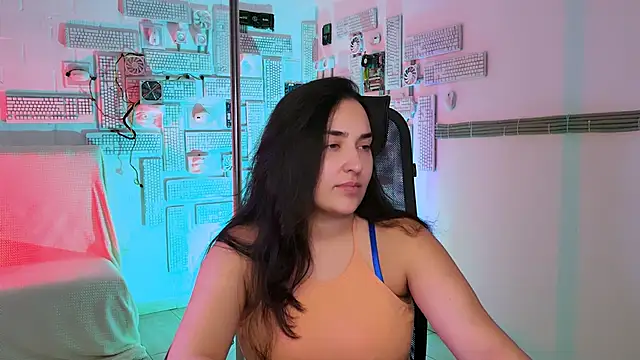 Snapshot of CeceliaJohnson chatting on 11/28/25, 08:39 CeceliaJohnson online show from 11/28/25, 08:39