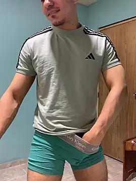 Snapshot of steven_clain chatting on 12/28/24, 07:33 steven clain online show from 12/28/24, 07:33