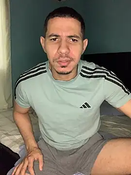 Snapshot of steven_clain chatting on 01/24/25, 12:31 steven clain online show from 01/24/25, 12:31