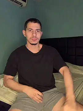 Snapshot of steven_clain chatting on 02/01/25, 04:24 steven clain online show from 02/01/25, 04:24