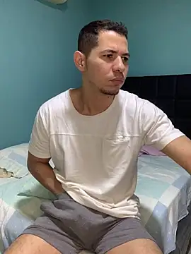 Snapshot of steven_clain chatting on 02/14/25, 09:03 steven clain online show from 02/14/25, 09:03