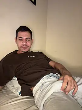 Snapshot of steven_clain chatting on 10/15/25, 10:54 steven clain online show from 10/15/25, 10:54