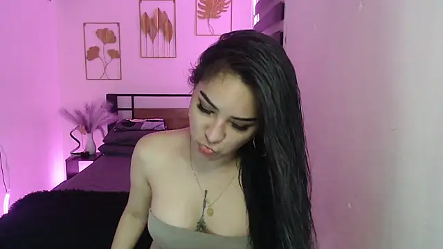 Snapshot of TS_QueenMistress chatting on 03/04/25, 06:04 TS QueenMistress online show from 03/04/25, 06:04