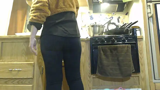 Snapshot of sexyinpantyhose chatting on 02/08/25, 05:40 sexyinpantyhose online show from 02/08/25, 05:40