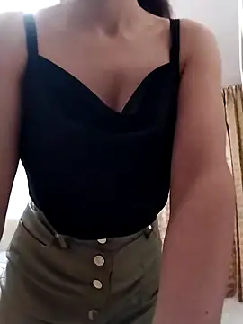 baby sweet girl  online show from 03/14/25, 10:49