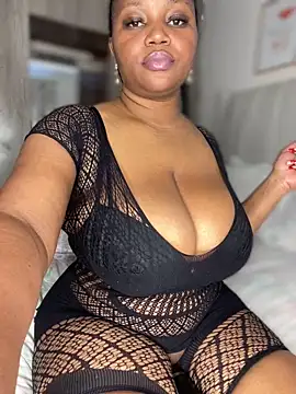 Hyra Ari online show from 10/30/25, 09:11