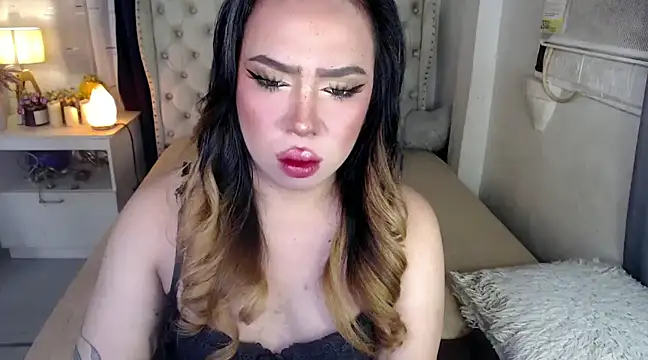 RebecaNextToYou online show from 12/12/24, 05:04