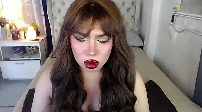 RebecaNextToYou online show from 12/15/24, 08:25